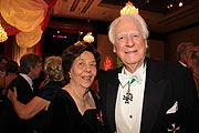 C.P. Wieland, Präsident der Österreichisch-Bayerischen Gesellschaft mit Frau (©Foto: Martin Schmitz)